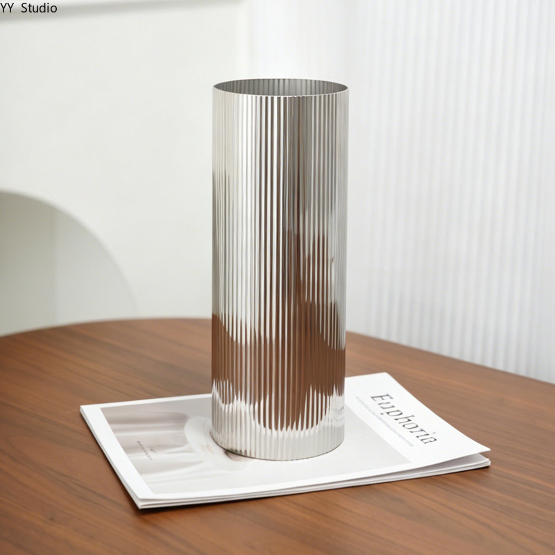 Vaso di Lusso in Acciaio Inoss - Desk Setup Minimalist recensione e prezzo