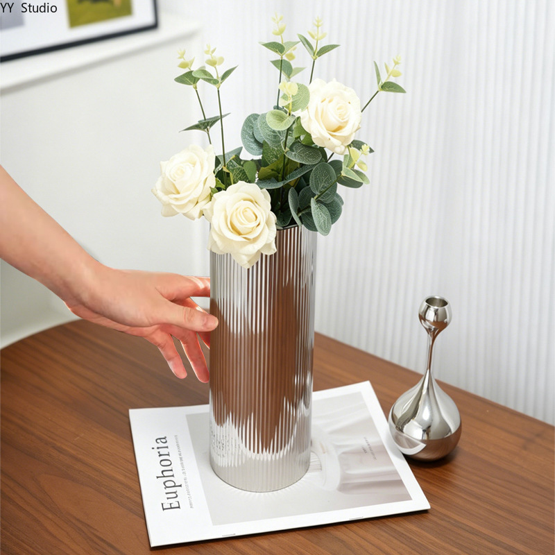 Vaso di Lusso in Acciaio Inoss - Desk Setup Minimalist recensione e prezzo